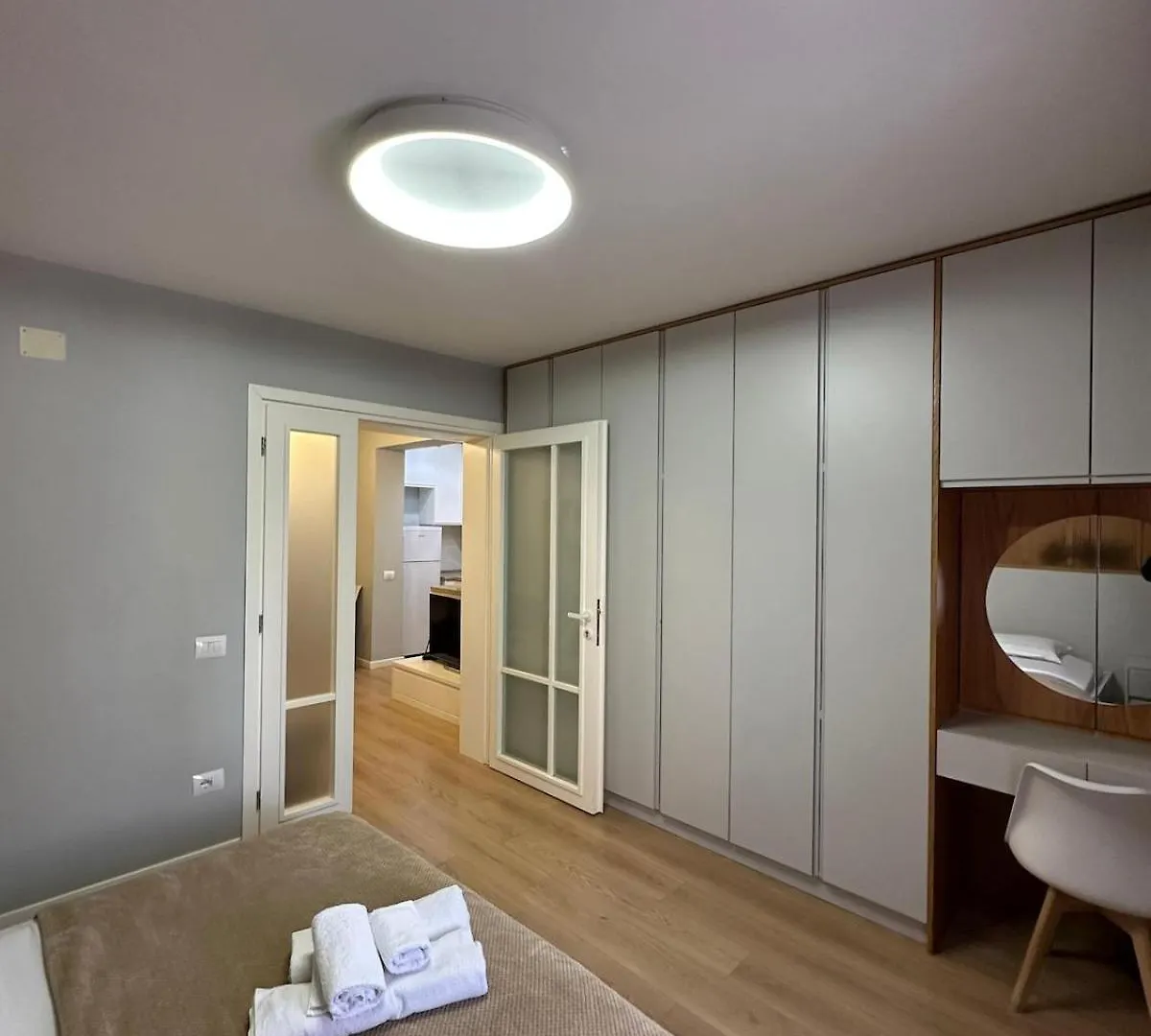 Boulevard Apt Close To Center Tirana 0*,  Albania